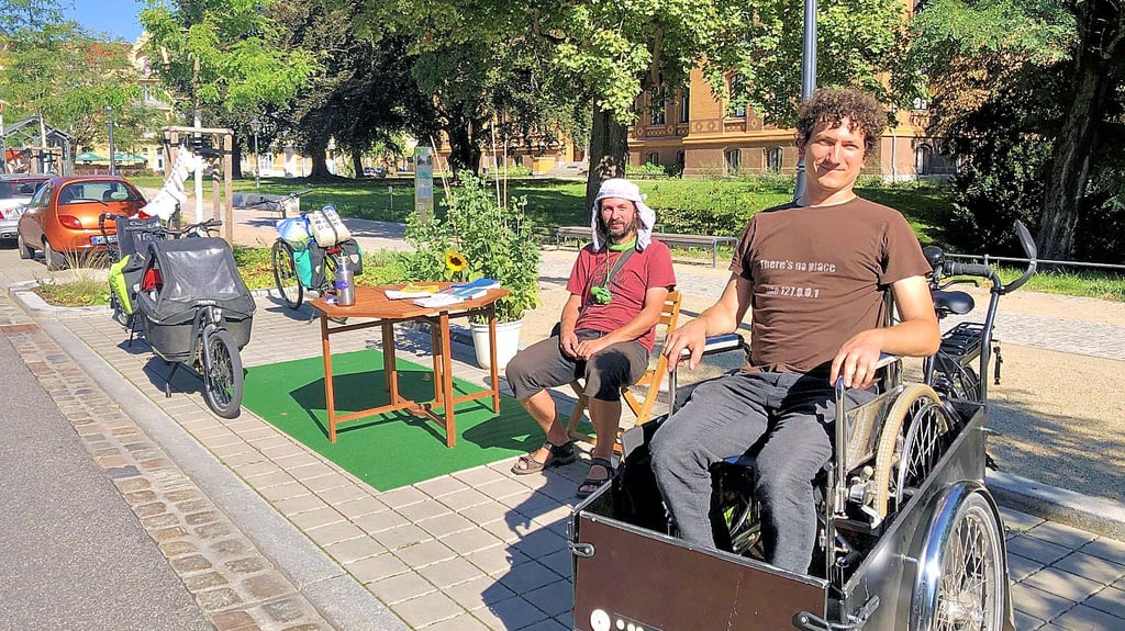 Michael Herzog (r.) mit einem der Gesprächspartner