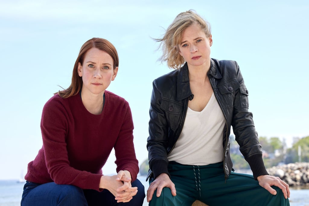 Die Lorentzen-Schwestern Viktoria (Lena Dörrie, l) und Feli (Caroline Hanke, r) aus der der ZDF- Krimireihe „Mordsschwestern - Verbrechen ist Familiensache".