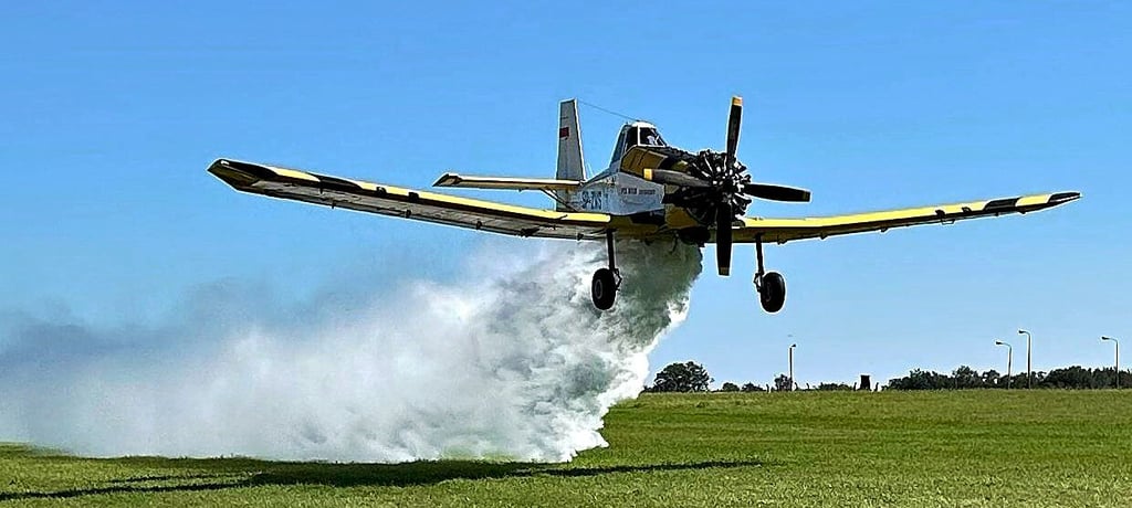 Für das Löschflugzeug steht auf dem ehemaligen Agrarflugplatz nördlich von Hasselfelde eine Start- und Landebahn von etwa 50 Meter Breite und einer Länge von knapp einem Kilometer zur Verfügung.