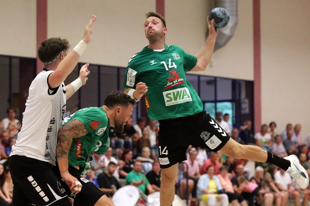 Gehörten schon gegen Delitzsch zu den Stärksten: Andreas Rojewski (beim Wurf) und Fabian van Olphen.