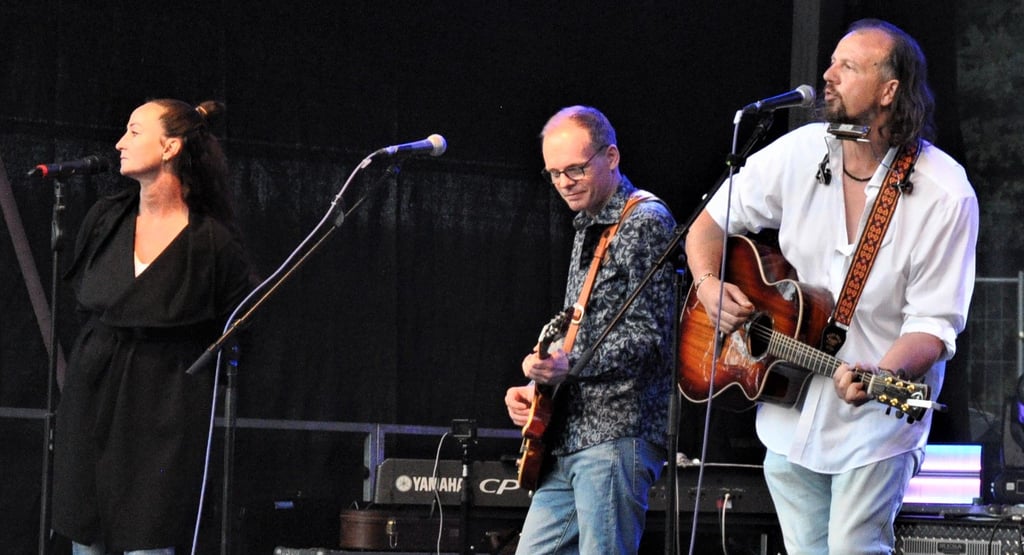Die Genthiner Band "The Pax" spielte mit internationalen Gästen wie Raymond Hackland (re.) beim Kartoffelfest.