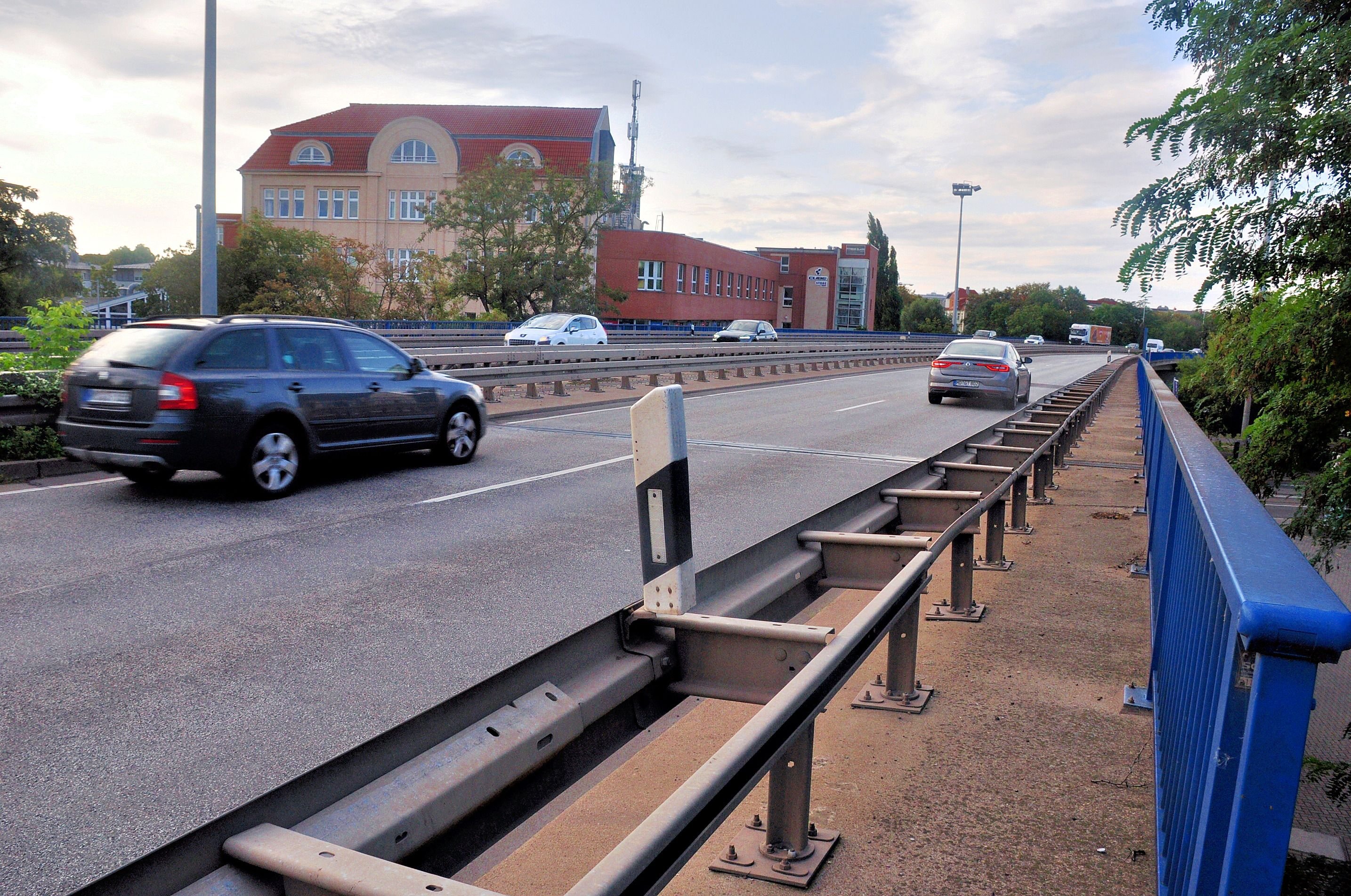 Baustellen Und Stau In Magdeburg: Wie Es An Der Ringbrücke über Der ...