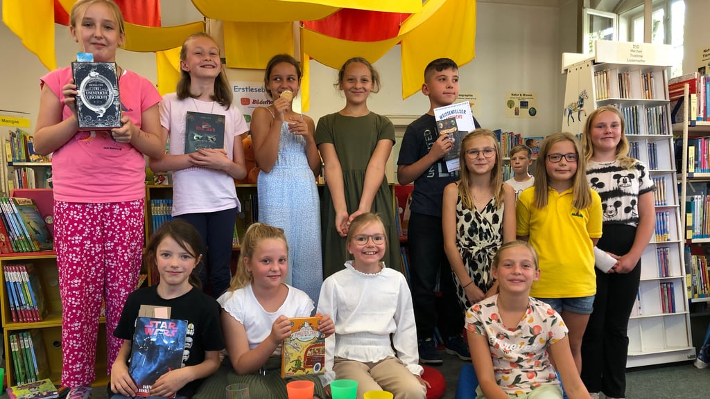 Zwölf Mädchen und Jungen haben am diesjährigen Lesewettbewerb in der Weißenfelser Stadtbibliothek teilgenommen.
