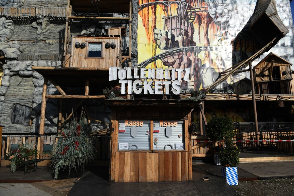 Die Reparaturen am „Höllenblitz“ auf dem Oktoberfest sind weitgehend abgeschlossen.