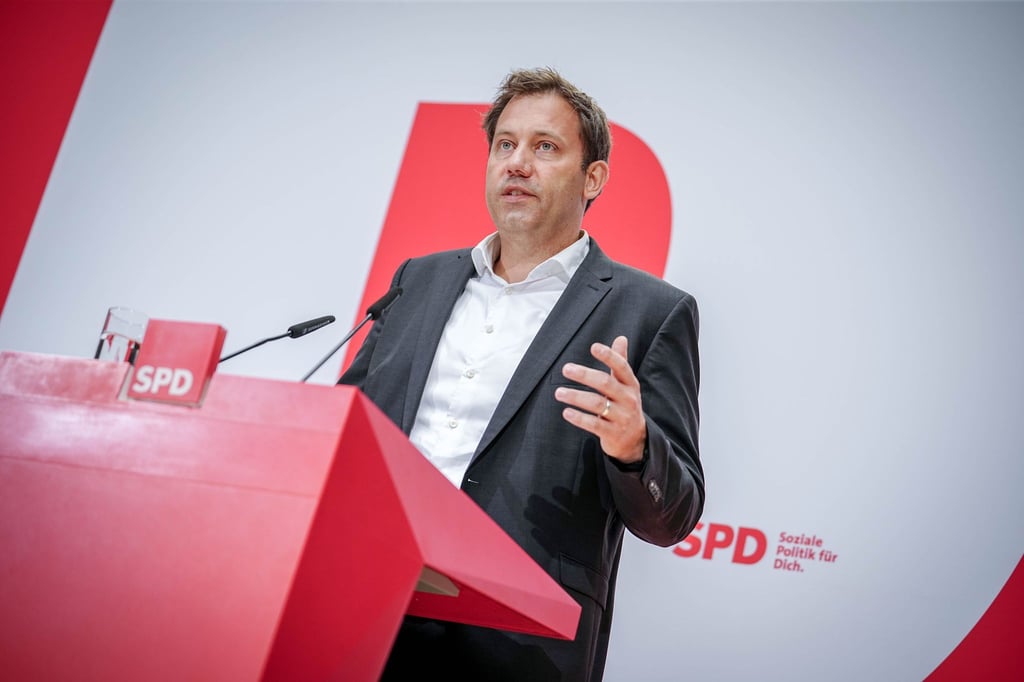 Lars Klingbeil, SPD-Bundesvorsitzender, bei der Pressekonferenz.