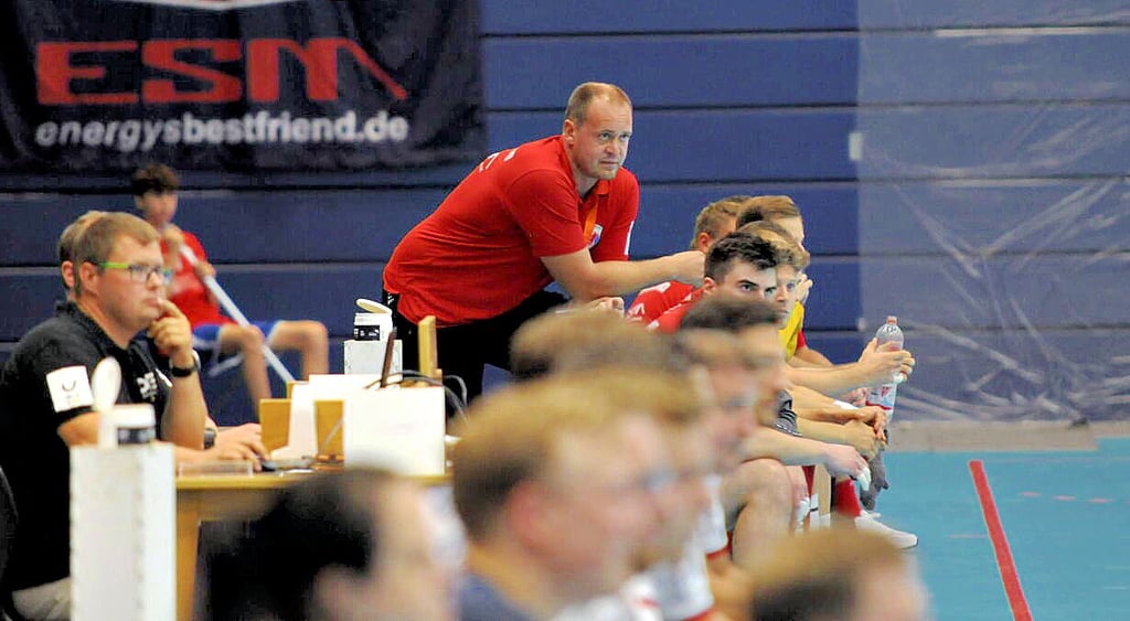 HCB-Trainer Svajunas Kairis kassierte mit seinem Team in der Weißenfelser Stadthalle gegen die Hansestädter die erste Heimniederlage dieser Drittliga-Saison.