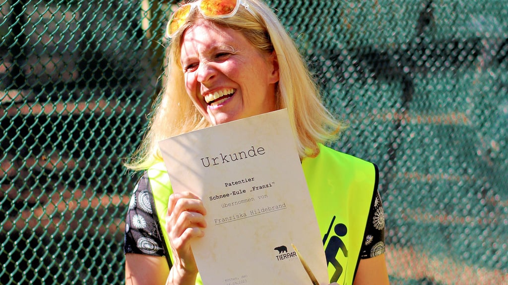Zum Abschied bekam Franziska Hildebrand von ihrem Fanclub unter anderem eine Tierpatenschaft geschenkt.