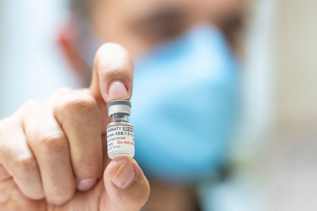 Der weiterentwickelte Corona-Impfstoff kann ab sofort eingesetzt werden.