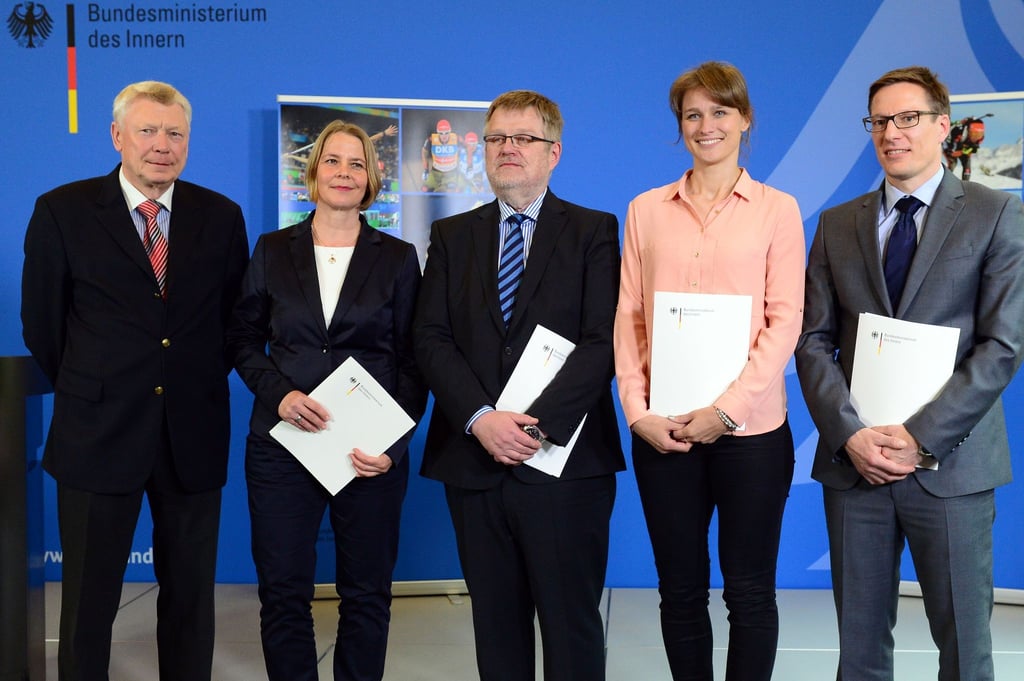 Kommissionschef Urs Granacher (r) hat die Kritik an dem Potas-System zurückgewiesen.
