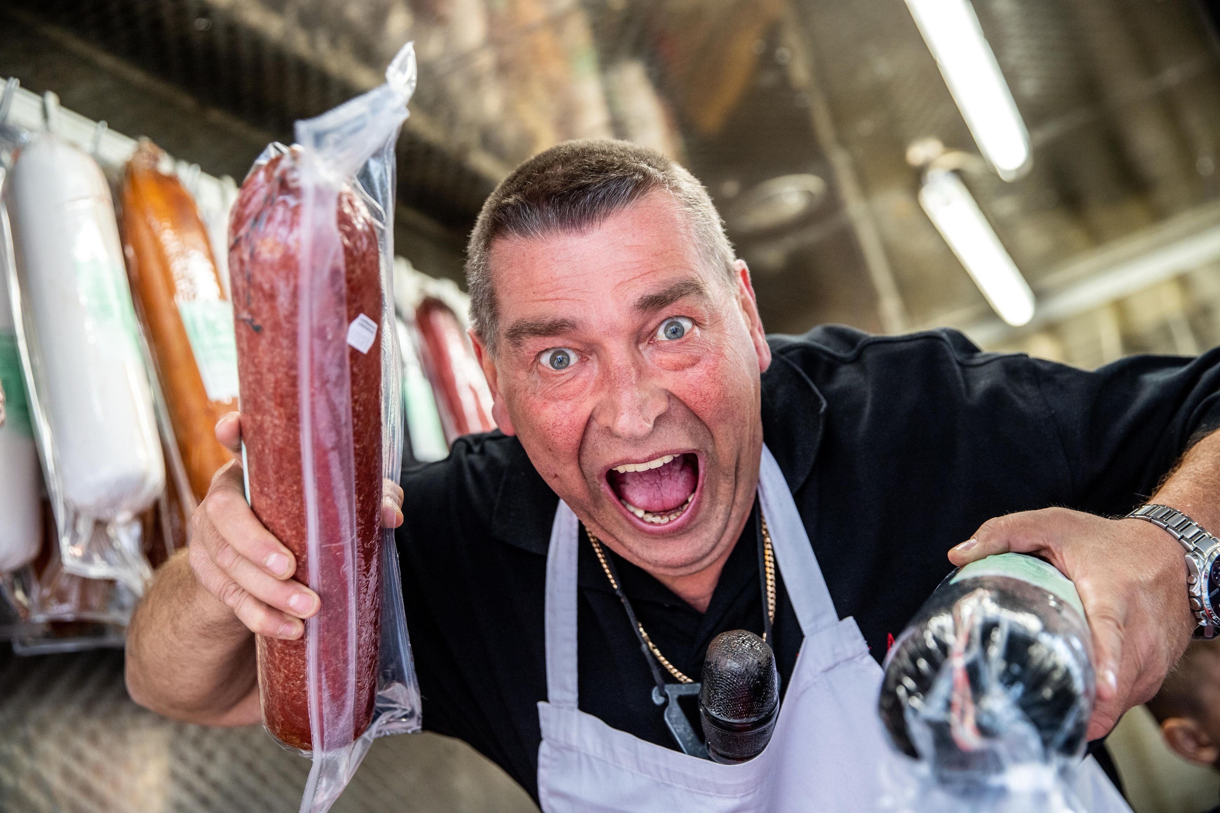 Mit Video: Kult-Marktschreier „Wurst-Achim“ stirbt bei Unfall auf der ...