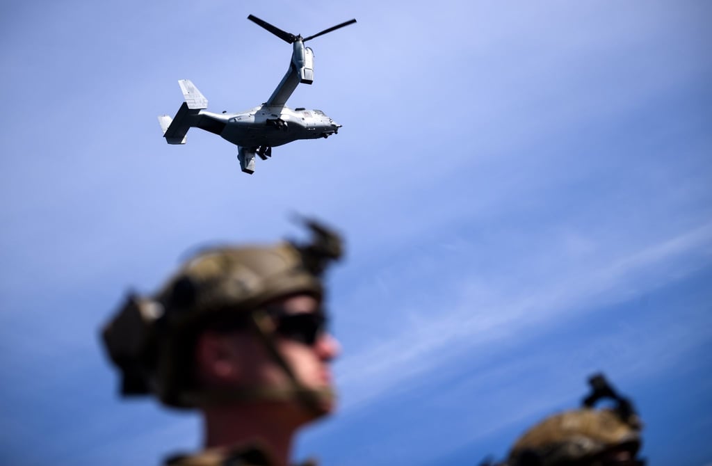 Bell-Boeing V-22 Osprey der US-Marine am Himmel über Ventspils. Das unter deutscher Führung stattfindende Manöver der Seestreitkräfte hat das Ziel, taktische Verfahren zur Landes- und Bündnisverteidigung in küstennahen Gewässern zu üben.