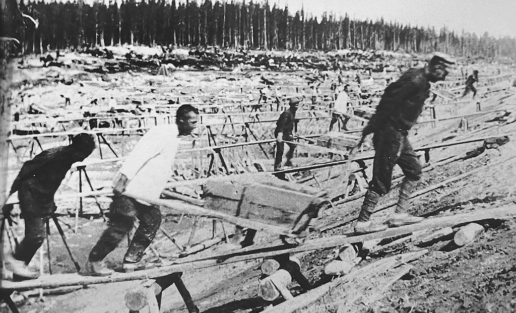 Alltag im GULag: Strafgefangene werden beim Bau eines Kanals eingesetzt.