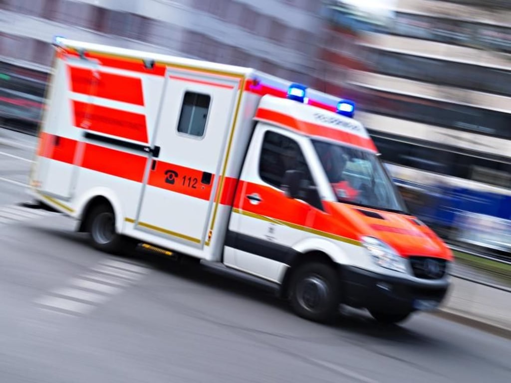 Auf der Bundesstraße 180 zwischen Roßbach und Kleinjena geschah wieder ein schwerer Unfall. Diesmal wurde ein Motorradfahrer schwerst verletzt.