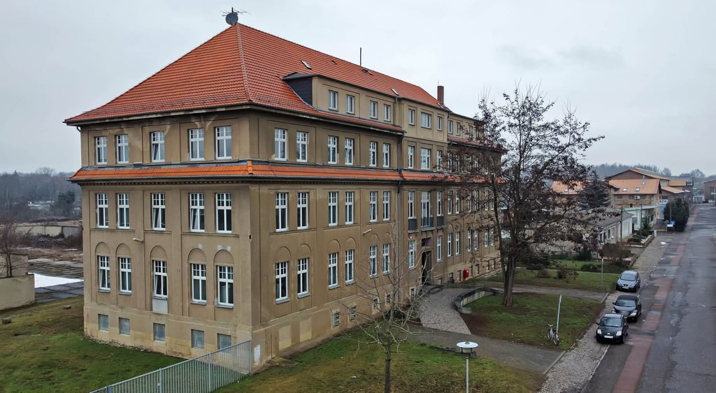 Seit Anfang des Jahres wird das ehemalige Polizeirevier an der Dr.-Wilhelm-Feit-Straße erneut als Gemeinschaftsunterkunft genutzt.