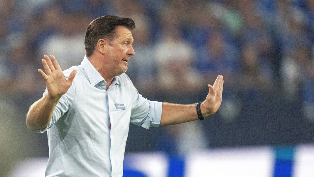 FCM-Cheftrainer Christian Titz war nicht zufrieden mit der Leistung seines 1. FC Magdeburg: Die Ottostädter verloren gegen Schalke 04 nach einer Führung mit 4:3.