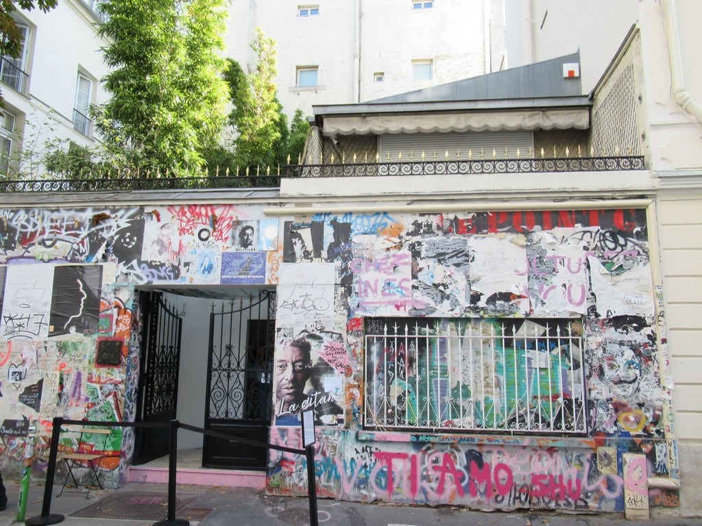 Das Haus, in dem der französische Musiker Serge Gainsbourg lebte.