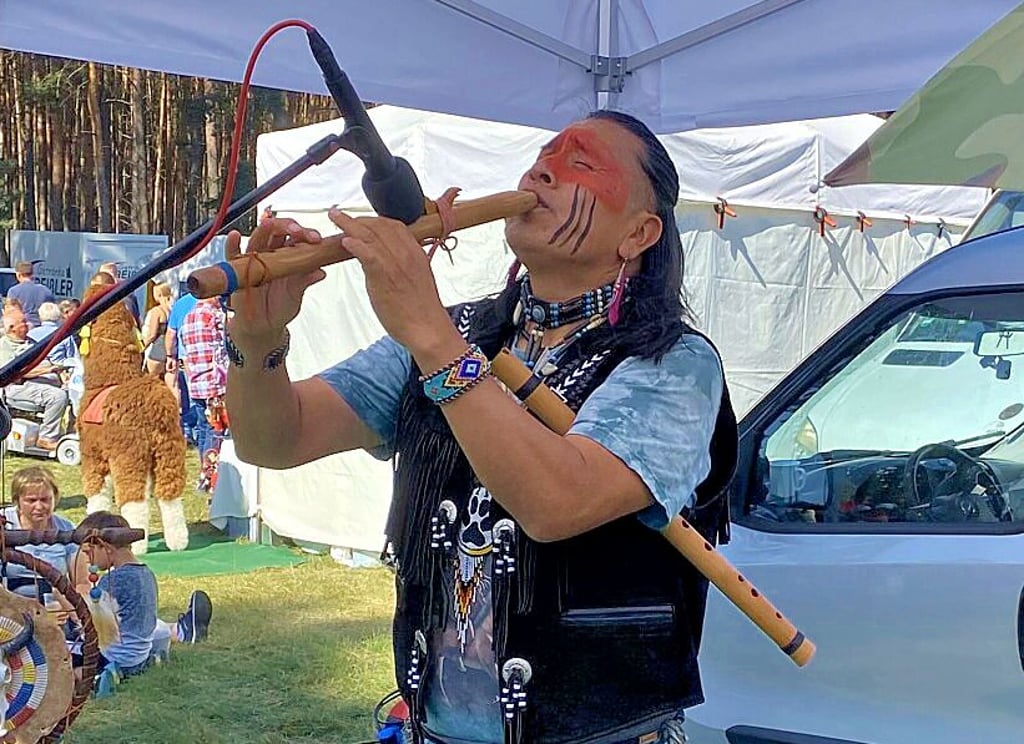 Franklin Toapanta spielte indigene amerikanische Musik.