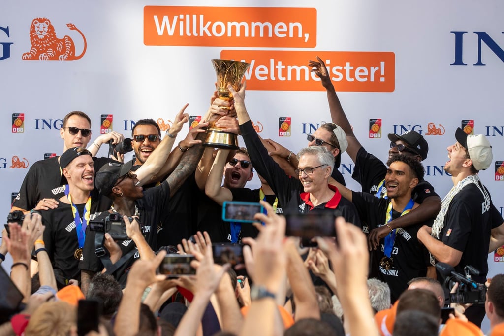 Die Basketball-Weltmeister beim Empfang in Frankfurt/Main.