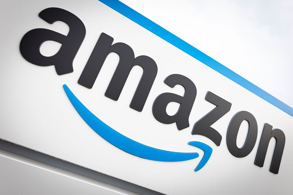 Das Logo von Amazon ist zu sehen.