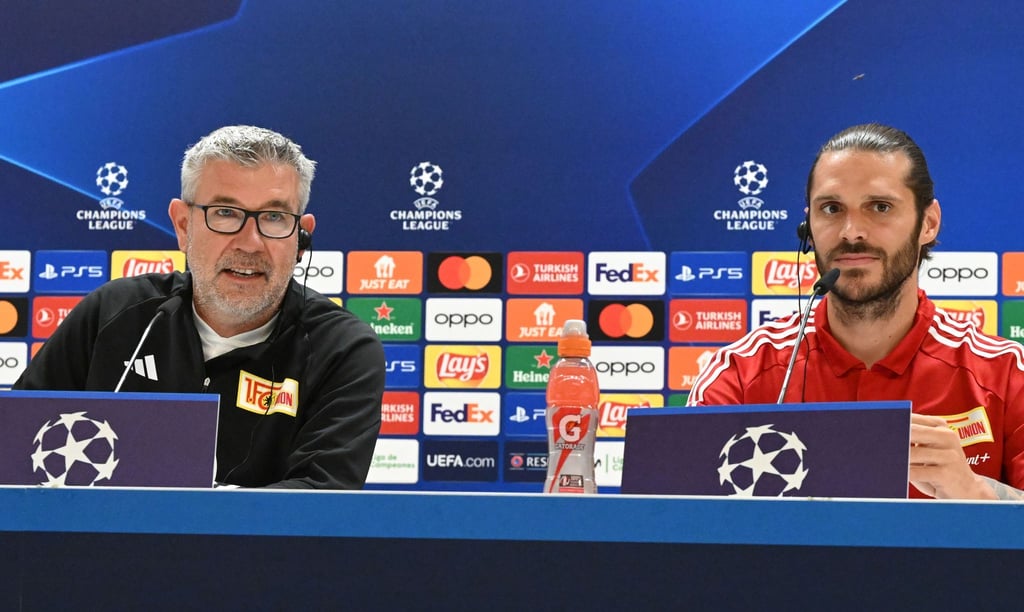 Union-Trainer Urs Fischer (l) und Kapitän Christopher Trimmel bei der Pressekonferenz in Madrid.