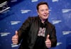 Elon Musk in einer typischen Pose: Ein Mann zwischen Genie und Wahnsinn.