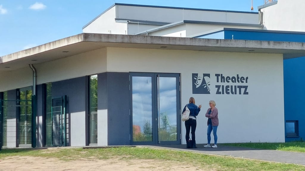 Das Holzhaustheater Zielitz gehört zu den wesentlichen Maßnahmen in der Elbe-Heide.