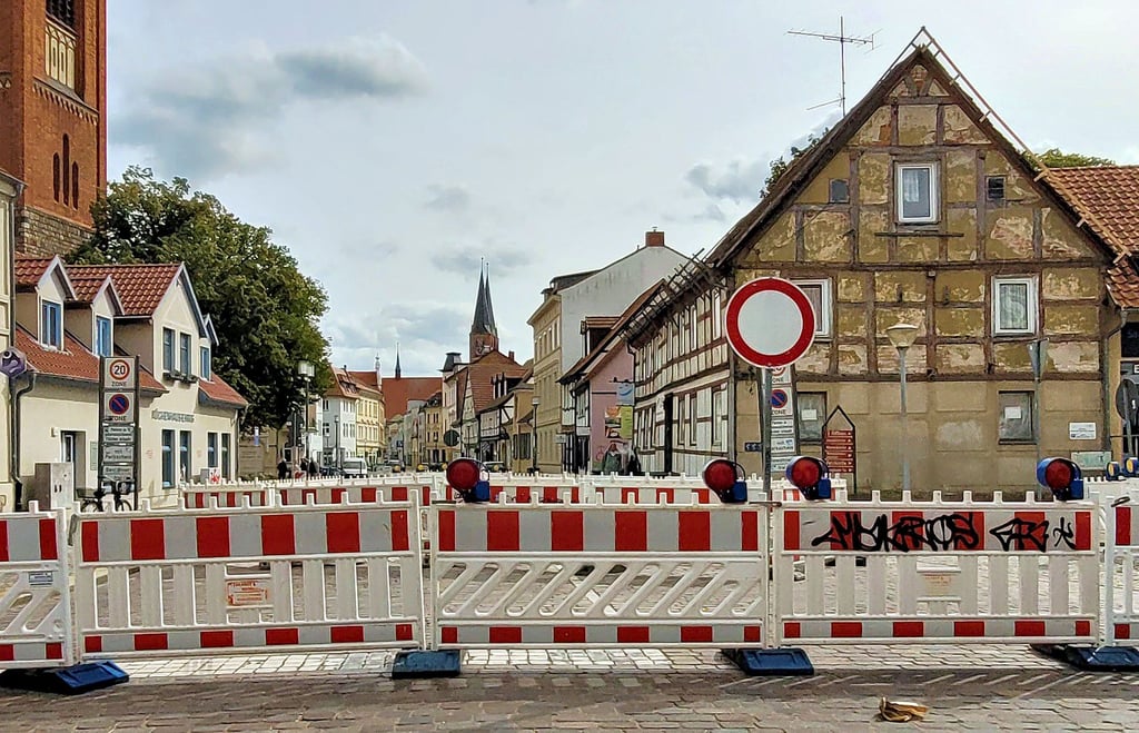 Die Bauarbeiten in der nördlichen Breiten Straße in Stendal sind immer noch nicht beendet.