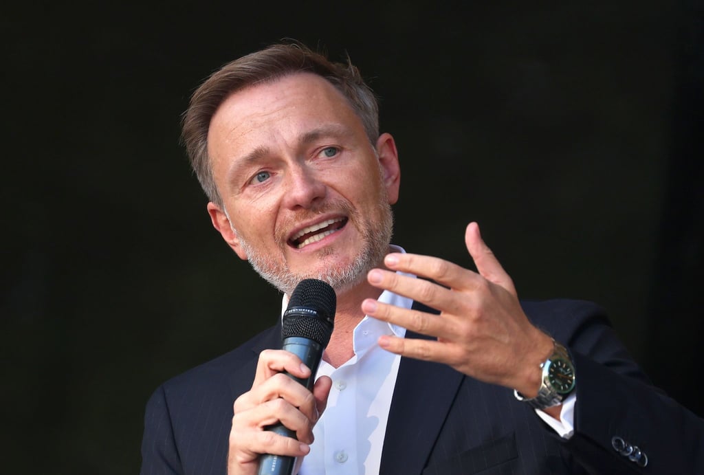 Der Bundesfinanzminister und FDP-Vorsitzende Christian Lindner fordert die Wiederanhebung der Mehrwertsteuer auf Erdgas bereits zum Jahresbeginn 2024.