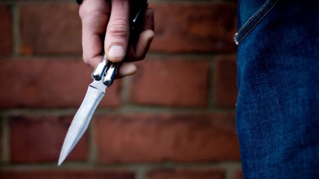 Ein Dieb hat in einem Schuhgeschäft in Zerbst eine Verkäuferin mit einem Messer bedroht. Symbolbild: