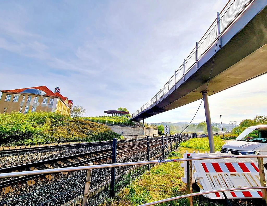 Ab kommende Woche stehen Bauarbeiten an der Fußgängerbrücke des Altstadtkreisels in Wernigerode an.