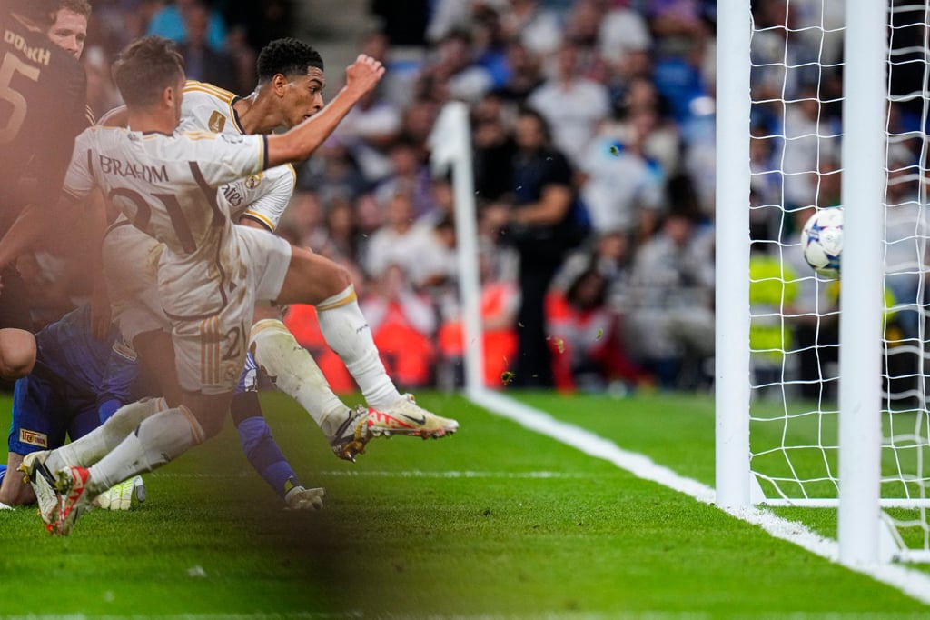 Jude Bellingham von Real Madrid erzielt das erste Tor seiner Mannschaft.