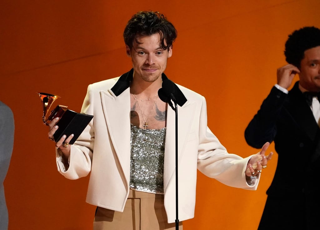 Harry Styles nimmt den Preis für das Album des Jahres für „Harry's House“ bei der Verleihung der 65. Grammy Awards entgegen. Nach Jahrzehnten eines schlechten Rufs des Goldkettchens zum Beispiel erlebt Männerschmuck derzeit ein Comeback.