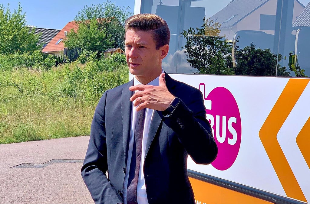 Nach einem knappen halben Jahr sieht Fabian Watzke, der kaufmännische Leiter von Vetter, den Anrufbus als zukunftsfähig an.