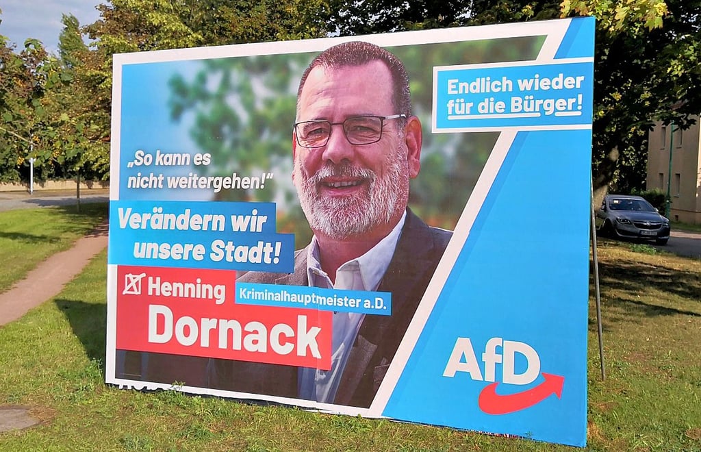 Henning Dornack wirbt mit der Behauptung, dass es so nicht weitergehen kann, um Stimmen.