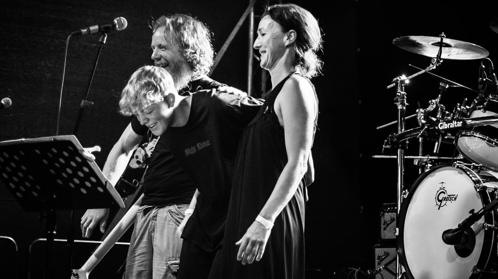 Fritz Speck (Mitte) mit seiner Band "Carpenter & Bacon". Der 18-Jährige aus Osterburg im Landkreis Stendal tritt bei The Voice of Germany auf.