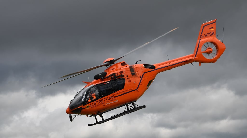 Der Motorradfahrer aus Dänemark musste nach seinem Unfall bei Stiege im Harz mit dem Hubschrauber abtransportiert werden.