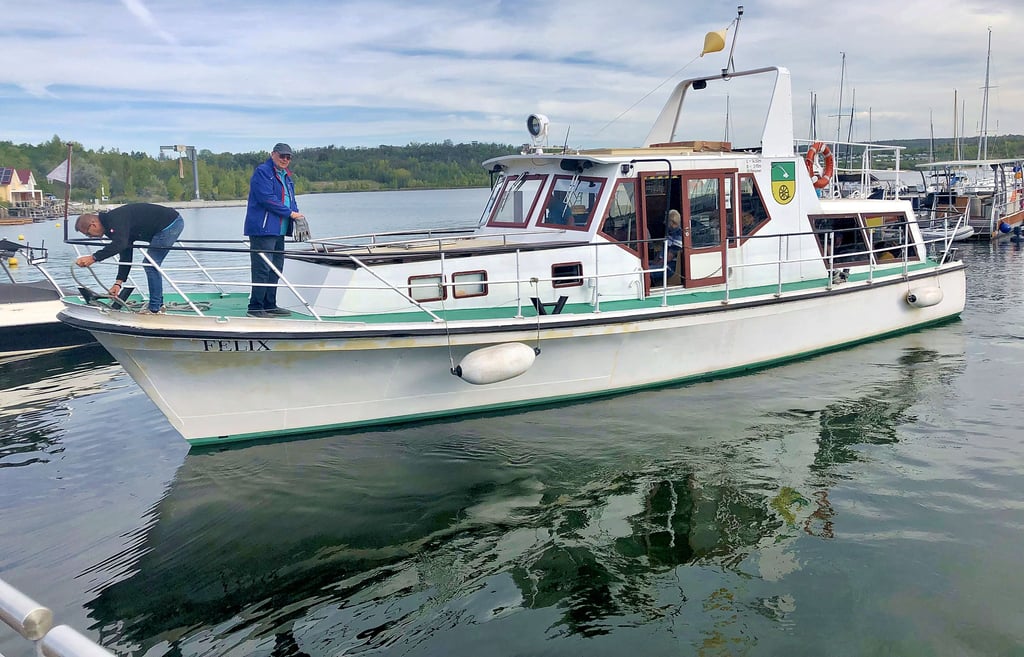 Das Ausflugsschiff „Felix“ legte am Hafen Mücheln ab, um erstmals den nördlichen Geiseltalsee zu erkunden.