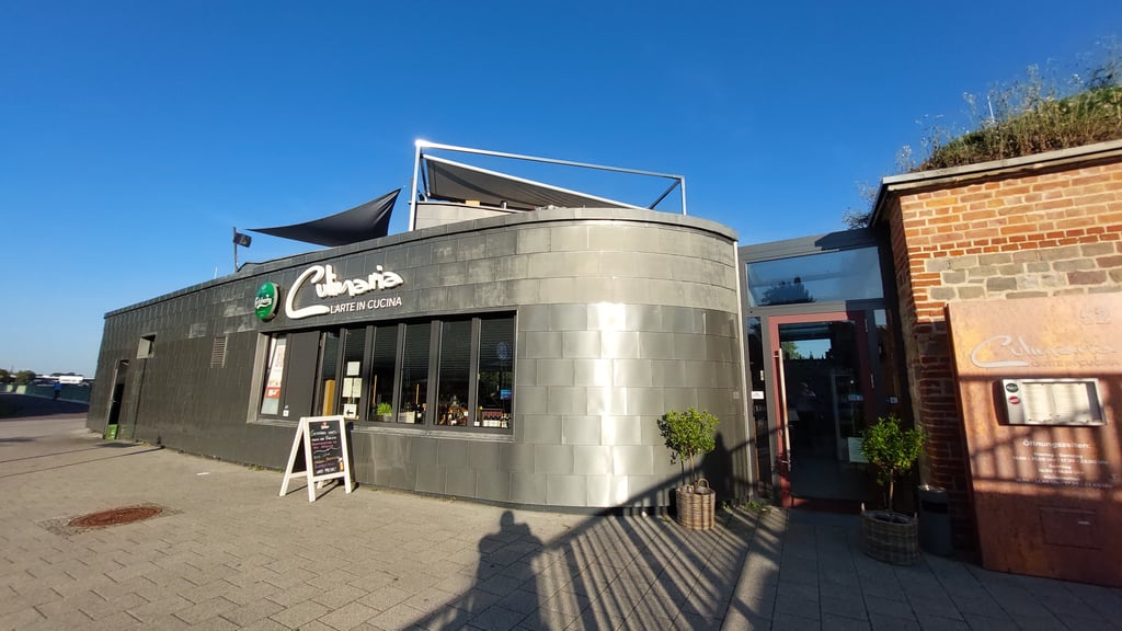 Das „Culinaria“ liegt unterhalb des Magdeburger Doms, direkt an der Elbe.