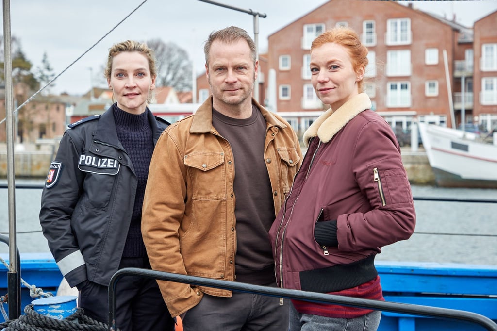 Jana Klinge (l) als Hannah Wagner, (l), Hinnerk Schönemann als Hauke Jacobs und Marleen Lohse als Jule Christiansen standen auch für „Nord bei Nordwest“ - „Der Andy von nebenan“ vor der Kamera (Archivbild).