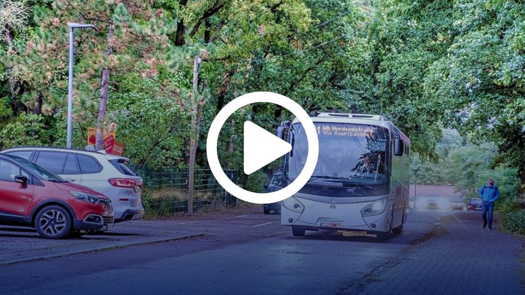Die An- und Abfahrt der Busse ist baulich verändert worden.