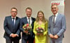 Marco Tullner, Kerstin Godenrath und Christoph Bernstiel (von rechts) bilden weiter die Spitze des CDU-Kreisverbands. Mario Karschunke, Generalsektretär der Lndes-CDU, gehörte zu den ersten Gratulanten.
