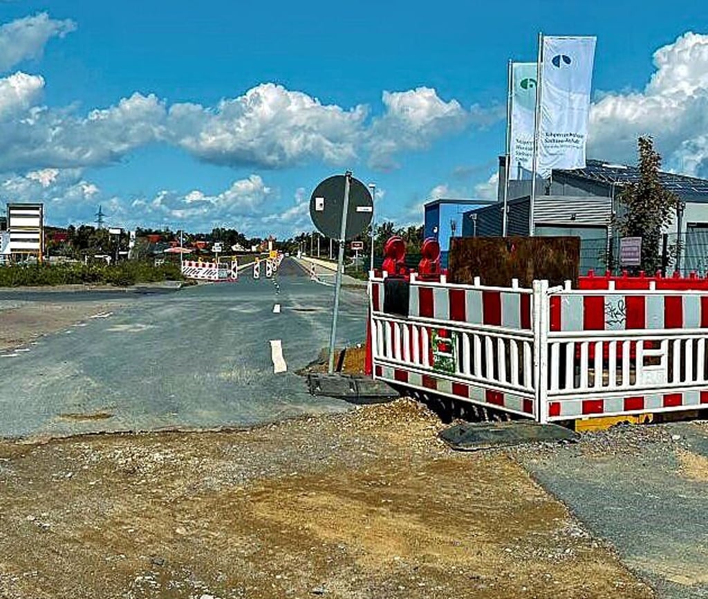 Im Friedersdorf wird der Anschluss an die Brücke über den Stauseeeinlauf saniert. Dafür ist eine Vollsperrung nötig.