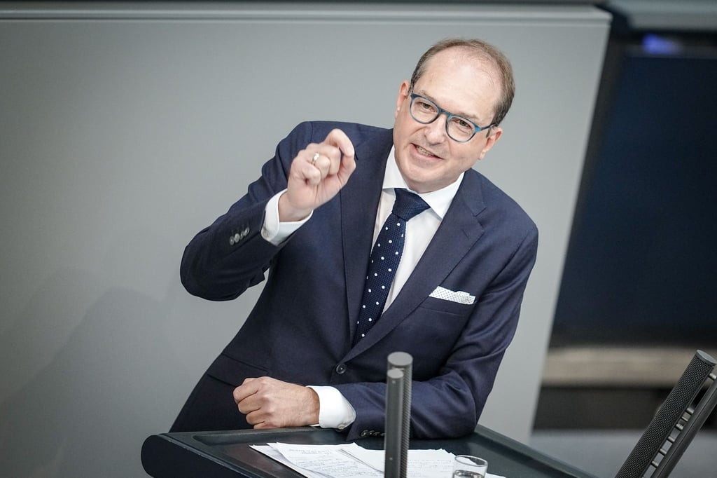CSU-Landesgruppenchef Alexander Dobrindt fordert die Ampel-Koalition in Sachen Migrations-Begrenzung zu gemeinsamen Beschlüssen auf.