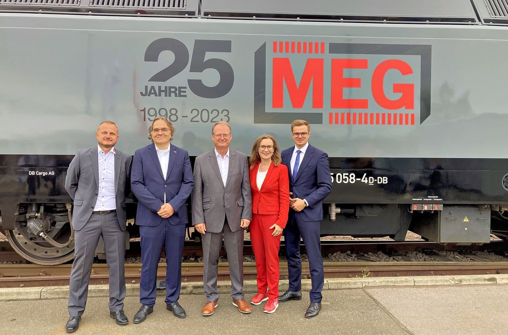 Björn Schulz (v.l.), Carlo de Smet, Jürgen Sonntag, Sigrid Nikutta und Sven Haller feierten mit zahlreichen Gästen 25 Jahre MEG.