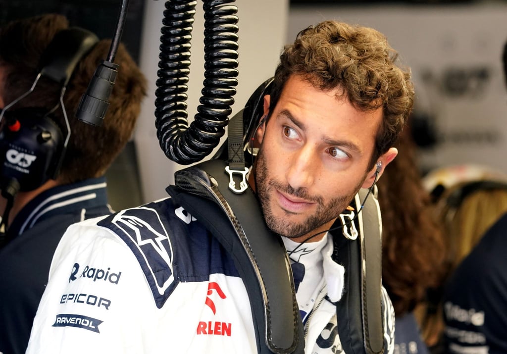 Daniel Ricciardo brach sich bei einem Trainingsunfall den linken Mittelhandknochen.