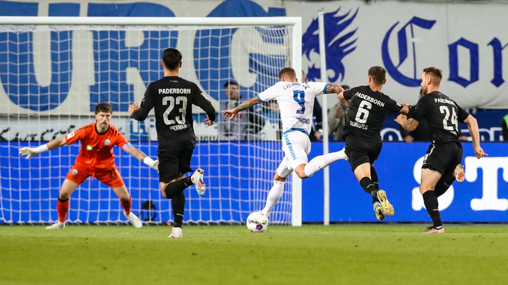 Luc Castaignos sprintete allen Paderbornern davon und traf zum 1:1 für den 1. FC Magdeburg.