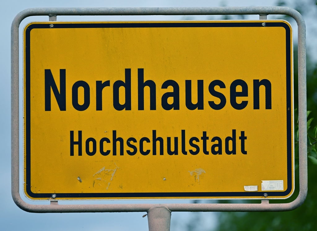Bei der Stichwahl in Nordhausen können sich die Wählerinnen und Wähler zwischen AfD-Kandidat Jörg Prophet und dem parteilosen Amtsinhaber Kai Buchmann entscheiden.