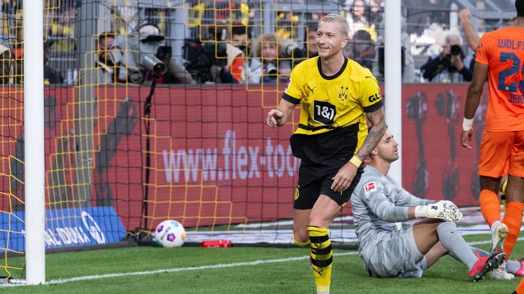 Dortmunds Marco Reus jubelt über seinen Treffer zum 1:0.