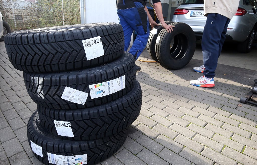Millionen Autofahrer brauchen neue Winterreifen.
