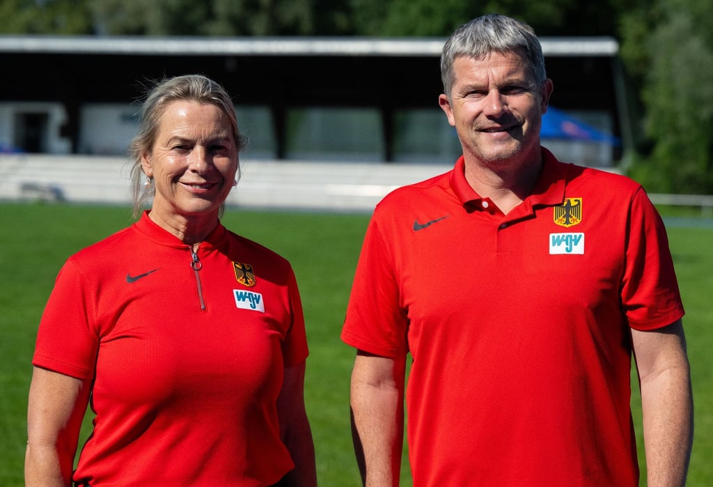 Der DLV hat seiner Cheftrainerin Annett Stein (l) Kompetenzen entzogen.